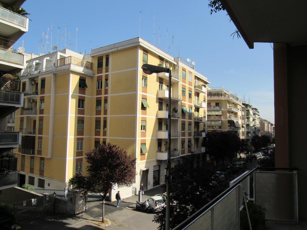 Bed and Breakfast Pianeta Roma 127 Екстер'єр фото